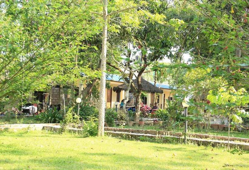 اتاق لوکس, Chitwan Safari Camp & Lodge