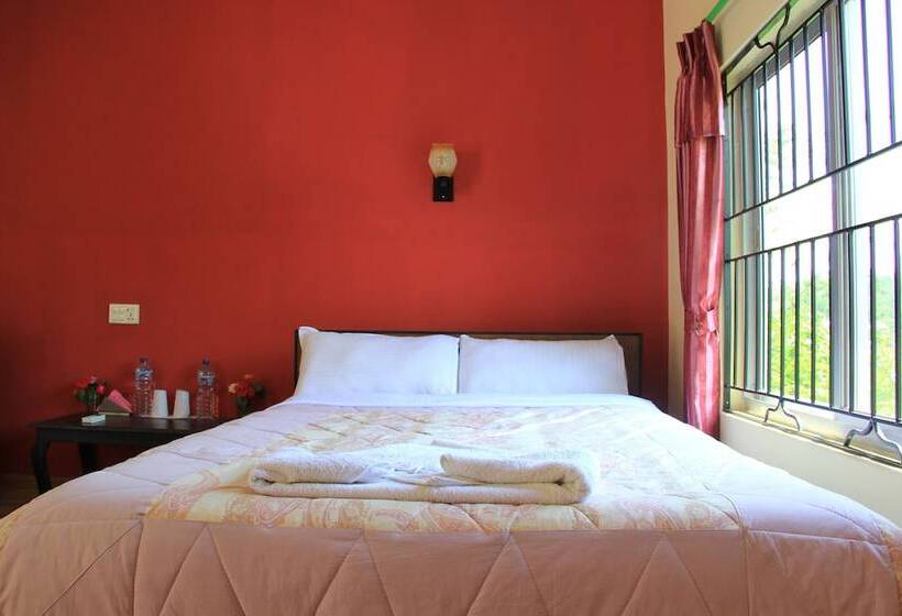 اتاق لوکس, Chitwan Safari Camp & Lodge