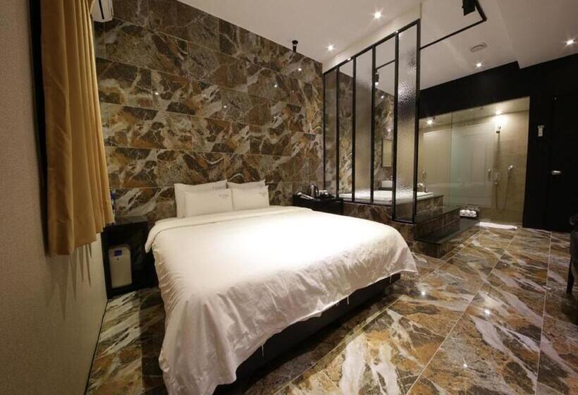 Номер Deluxe, Almond Hotel Busan Station