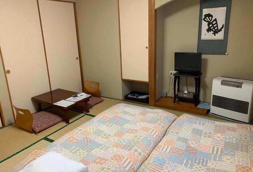 Camera Tripla Standard, Annex Turtle Hotorian