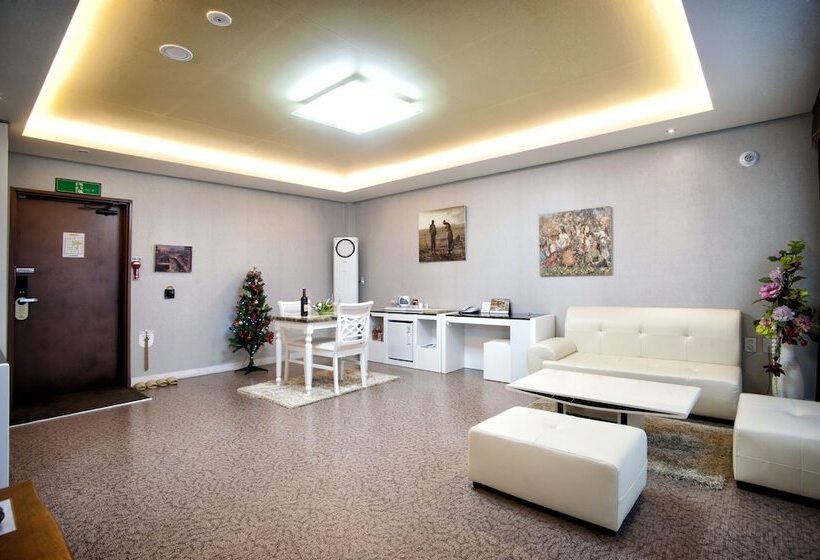 Suite Présidentielle, Benikea Technovalley