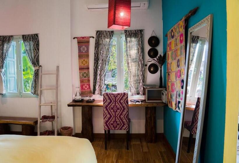 Mini suite with river view, Ock Pop Tok Mekong Villa