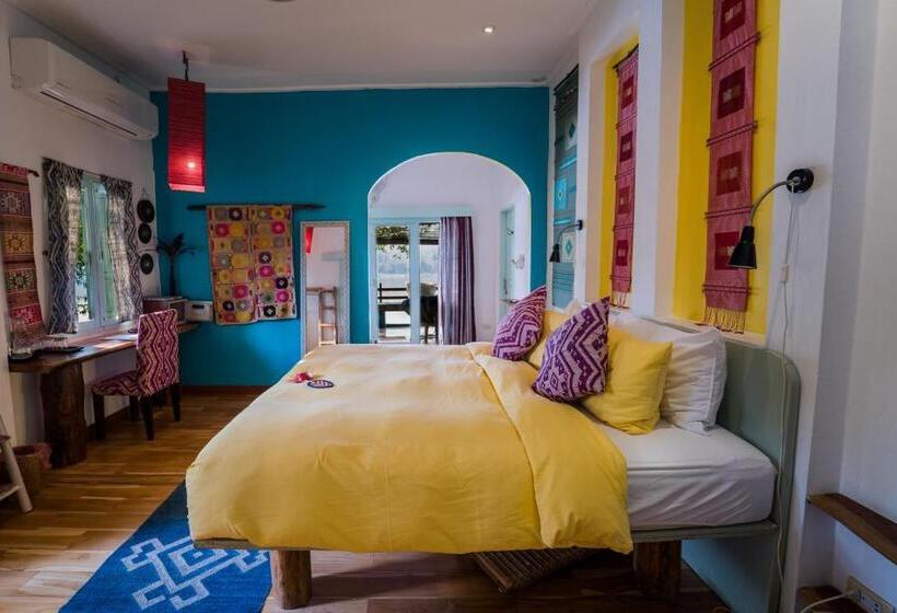 Mini suite with river view, Ock Pop Tok Mekong Villa