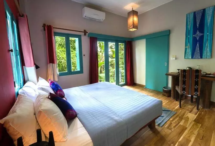 اتاق استاندارد با چشم‌انداز باغ, Ock Pop Tok Mekong Villa