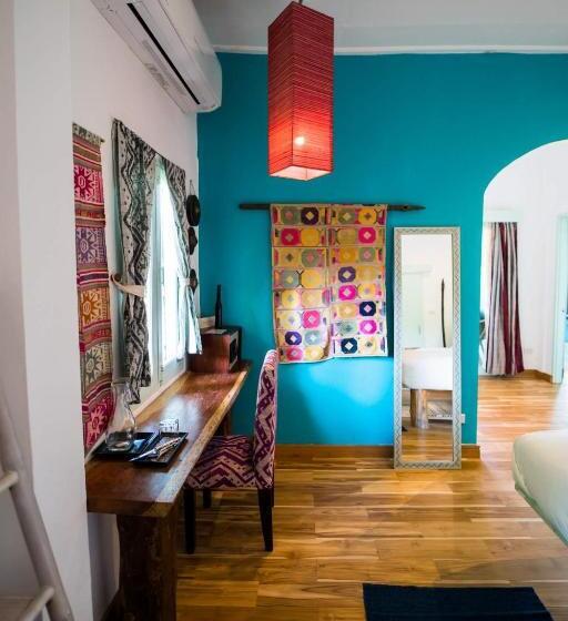 Mini suite with river view, Ock Pop Tok Mekong Villa