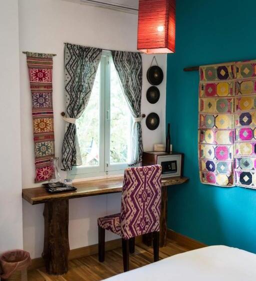 Mini suite with river view, Ock Pop Tok Mekong Villa