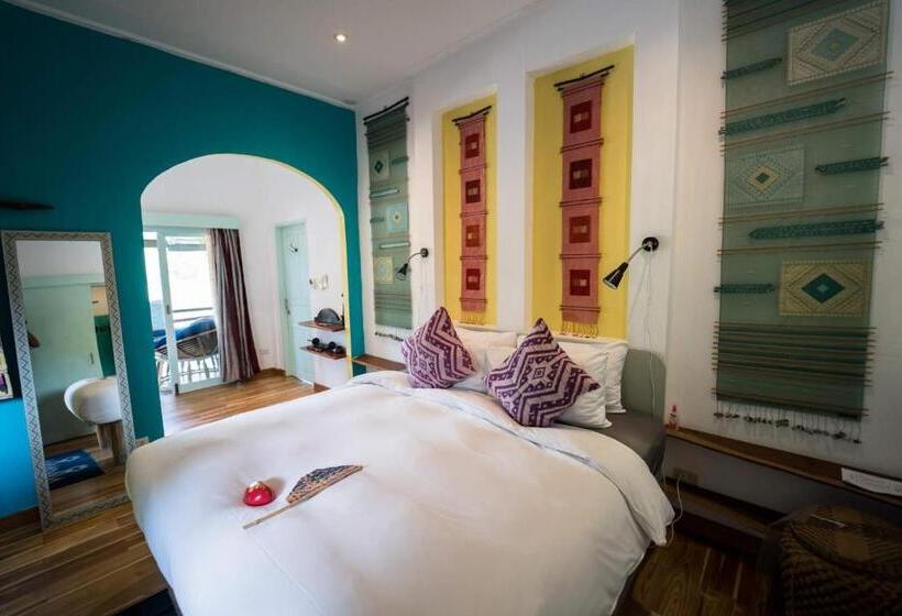 Mini suite with river view, Ock Pop Tok Mekong Villa