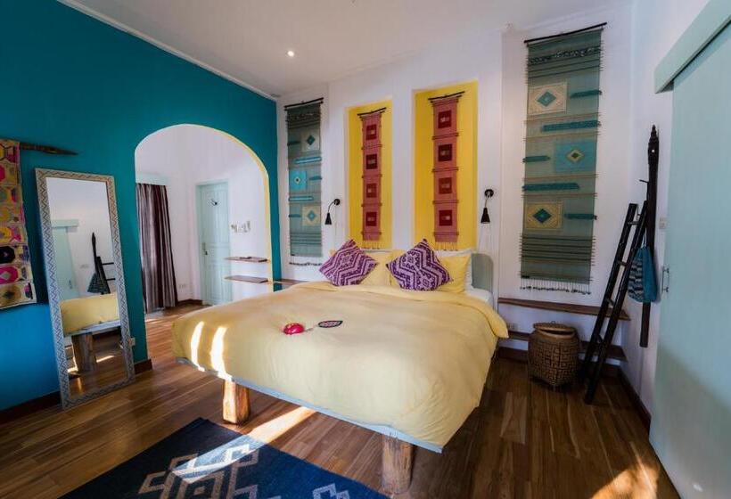 Mini suite with river view, Ock Pop Tok Mekong Villa