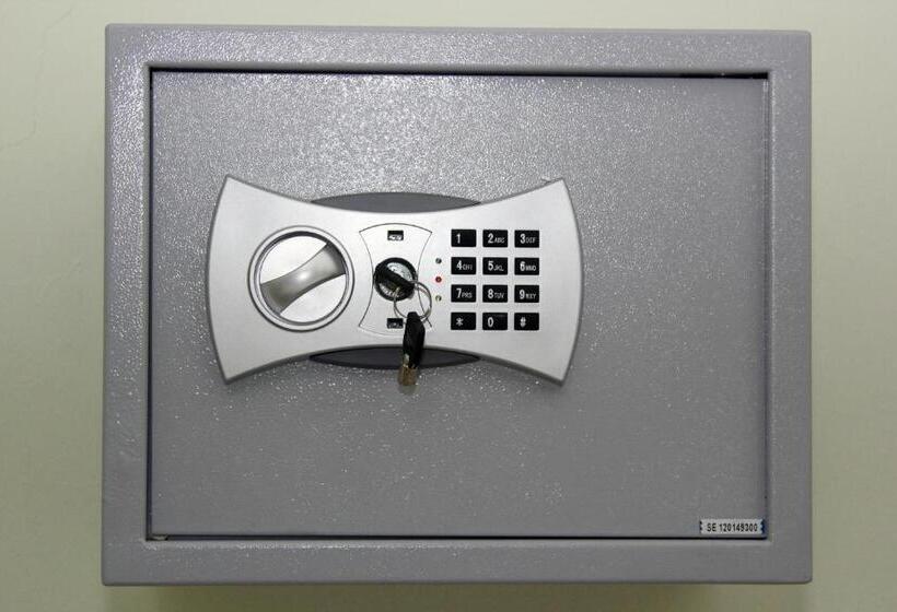 اتاق اجرایی با تخت بزرگ, Renacer