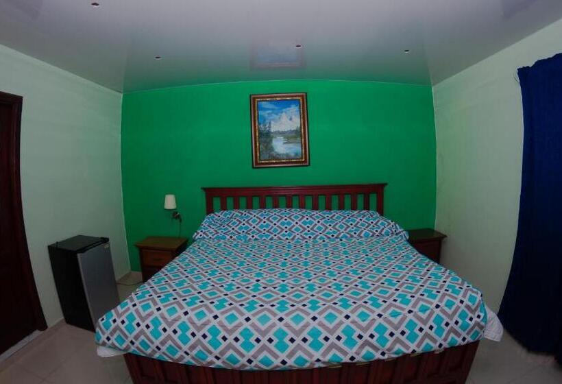 اتاق اجرایی با تخت بزرگ, Renacer