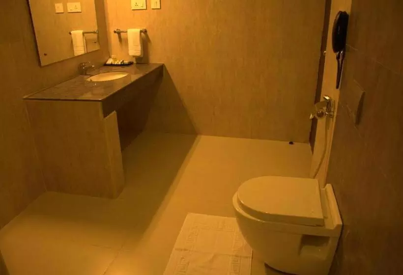 اتاق سوپریور, Renest Tirupati