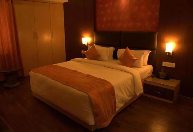 اتاق سوپریور, Renest Tirupati