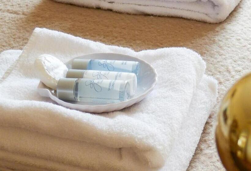 标准间, The Green Man Boutique