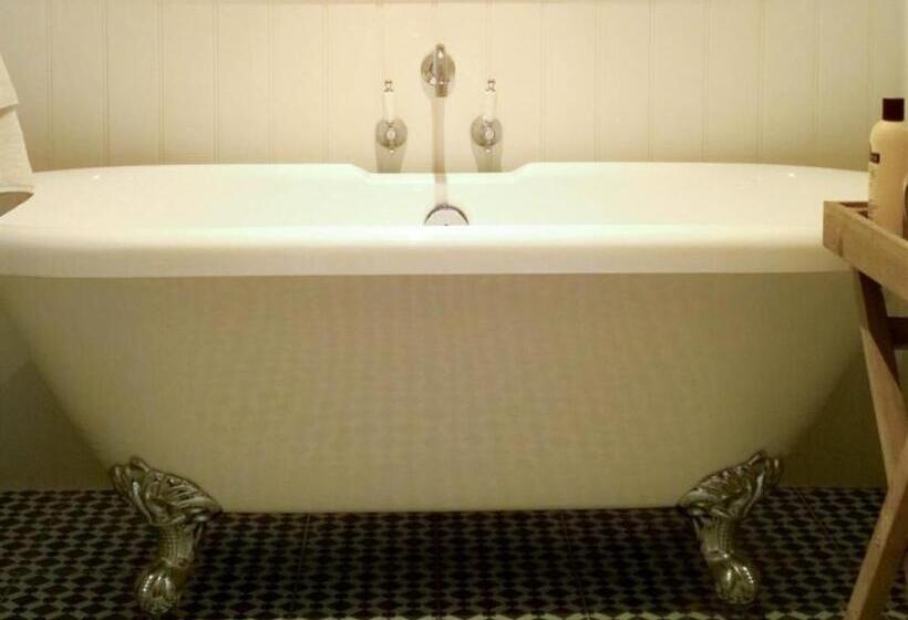 标准间, The Green Man Boutique