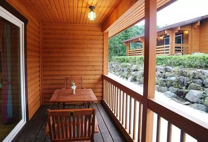 استودیوی استاندارد, Jeju I Ve Hotel & Resort