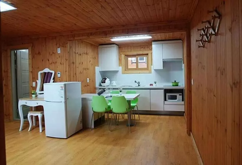 استودیوی استاندارد, Jeju I Ve Hotel & Resort