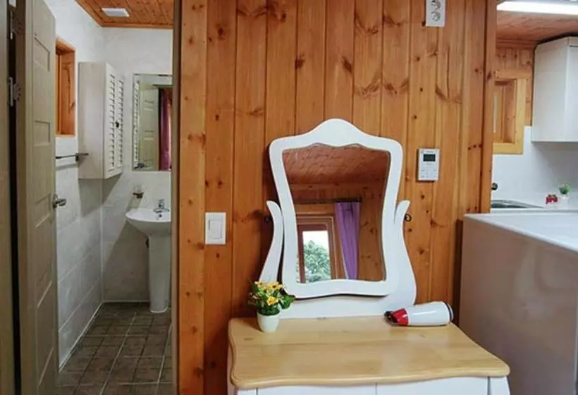 استودیوی استاندارد, Jeju I Ve Hotel & Resort