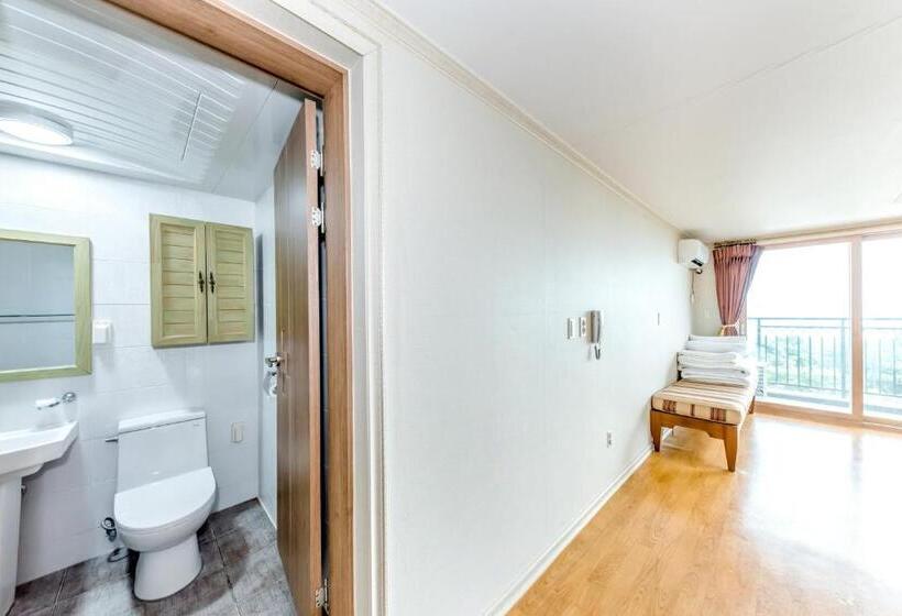 דירת חדר נוף לים, Jeju I Ve Hotel & Resort