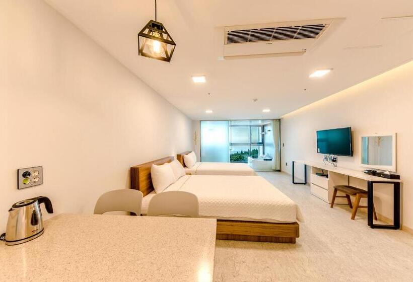 Номер Стандарт 2 Двуспальные Кровати, Jeju I Ve Hotel & Resort