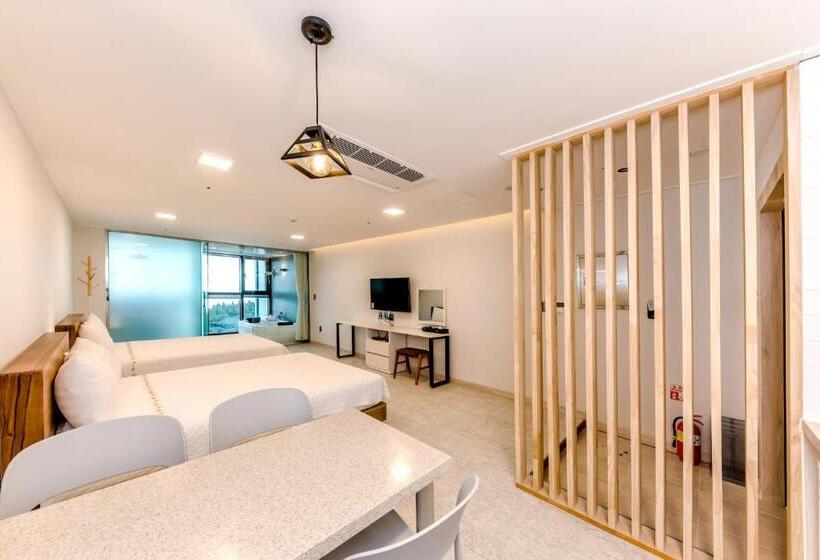 חדר סטנדרט שתי מיטות זוגיות, Jeju I Ve Hotel & Resort