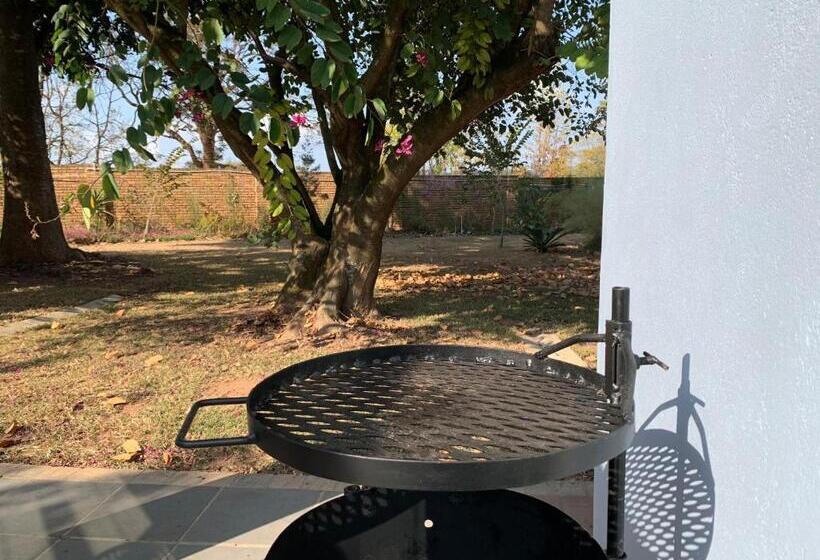 جناح عائلي, Ilanda Guest House