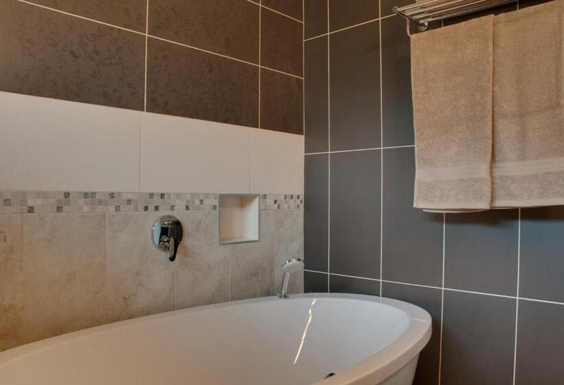 جناح عائلي, Ilanda Guest House