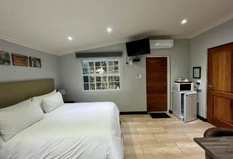 غرفة قياسية ثلاثية, Ilanda Guest House