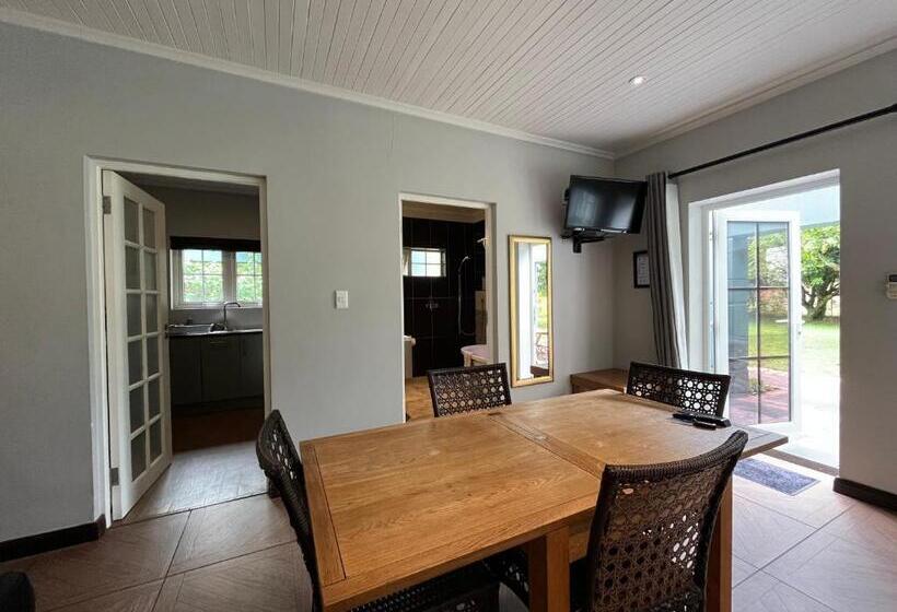 جناح عائلي, Ilanda Guest House