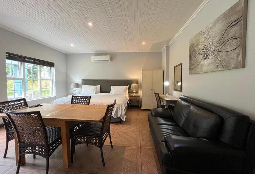 جناح عائلي, Ilanda Guest House