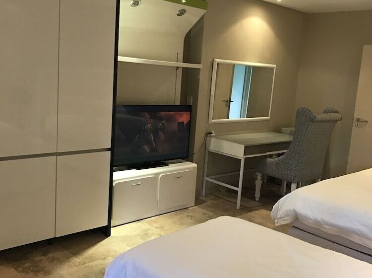 Номер Стандарт с Балконом, Sunset Beach Guesthouse