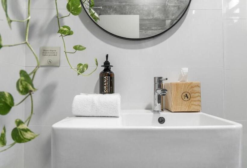 اتاق استاندارد یک تخته با سرویس بهداشتی مشترک, The Alison Randwick