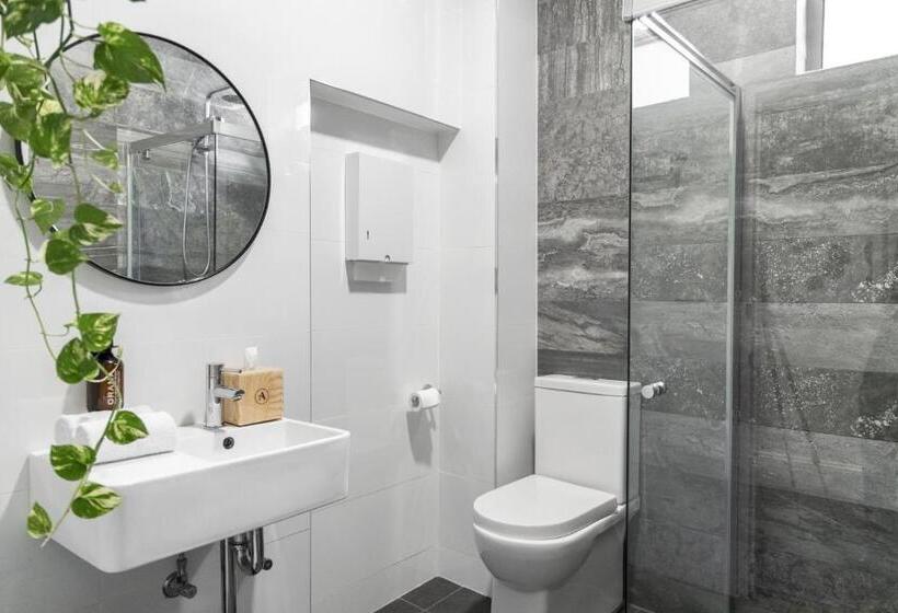 اتاق استاندارد یک تخته با سرویس بهداشتی مشترک, The Alison Randwick