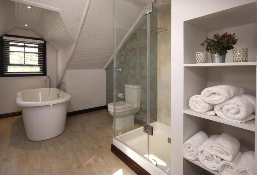 스탠다드 스튜디오, The Potting Shed Guest House