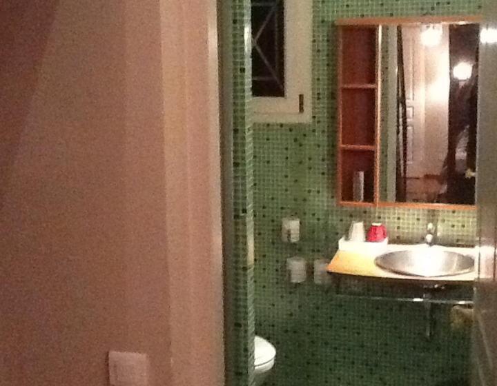 חדר סטנדרט לארבעה, La Villa Blanche