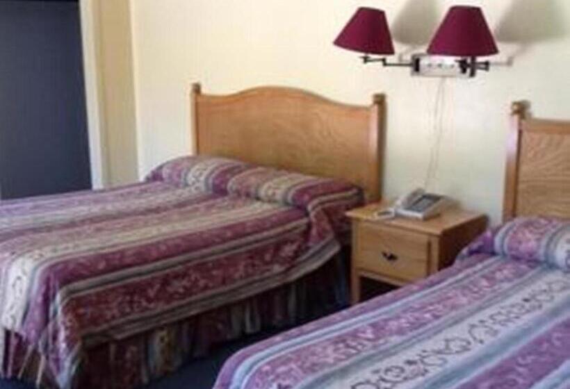 带2个双人床的标准工作室, Auberge Mountain View Inn