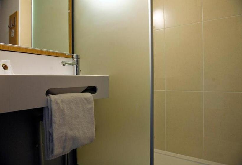 Четырехместный Номер Стандарт, B&b Hotel Beauvais