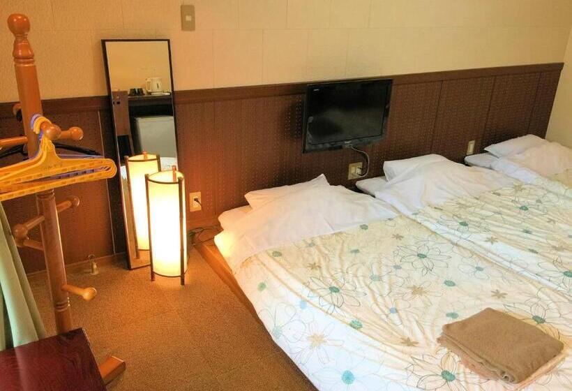 غرفة قياسية ثلاثية, Casual Euro