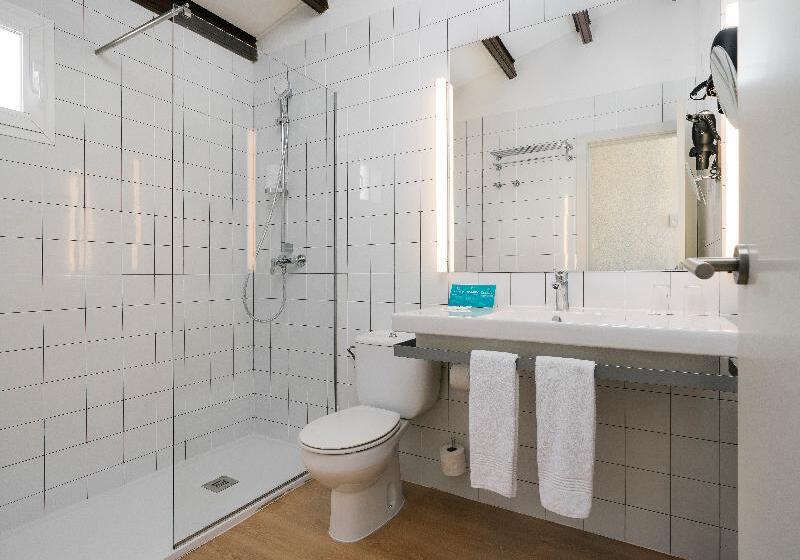 Семейный Номер, Eurotraveller Hotel   Premier   Harrow