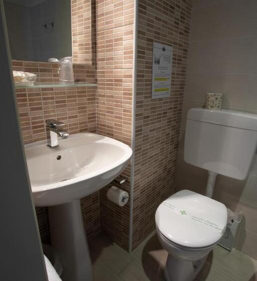 اتاق استاندارد سه نفره, La Nuova Rotaia