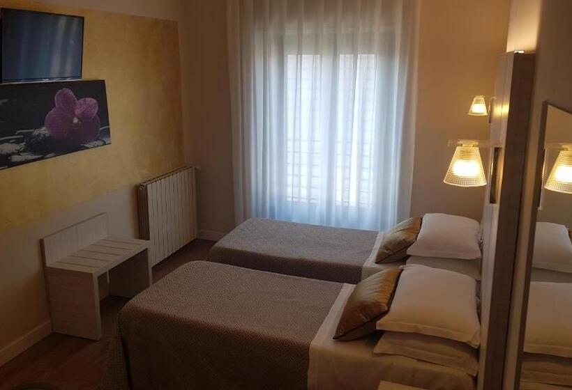 اتاق استاندارد, La Nuova Rotaia