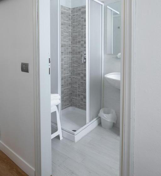 اتاق استاندارد, La Nuova Rotaia