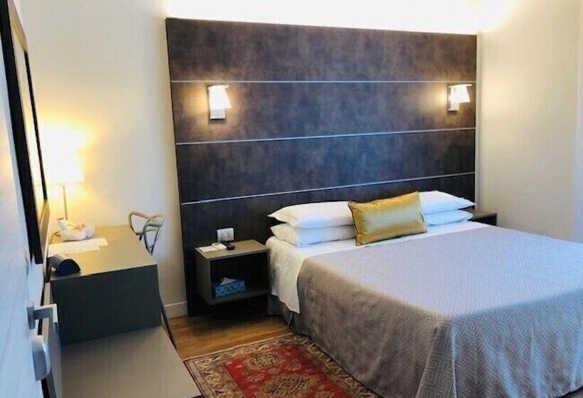 اتاق استاندارد, La Nuova Rotaia