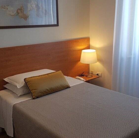 اتاق استاندارد یک نفره, La Nuova Rotaia