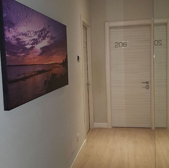 اتاق استاندارد, La Nuova Rotaia