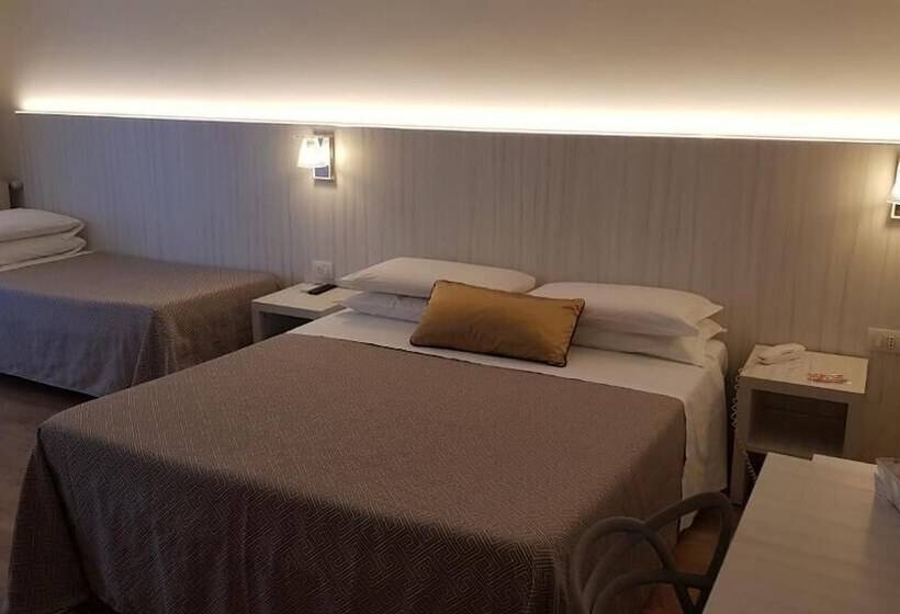 اتاق استاندارد سه نفره, La Nuova Rotaia