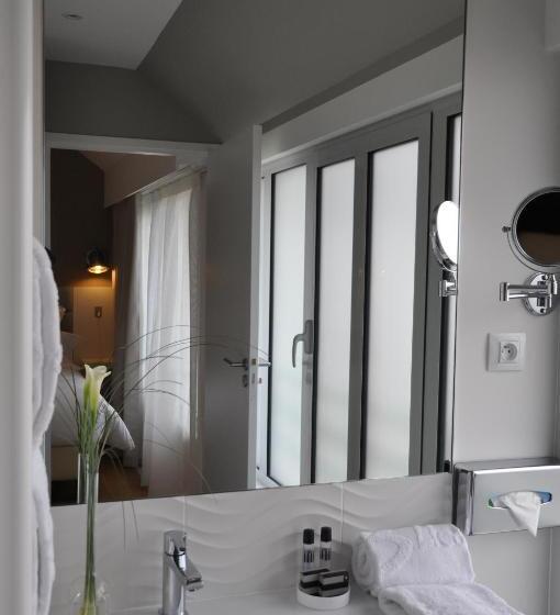 Номер Стандарт, Les 3 Lieux