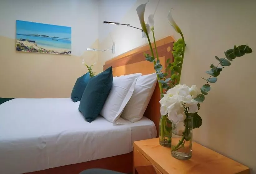 اتاق استاندارد یک نفره, Piccadilly Rooms Restaurant And Beach