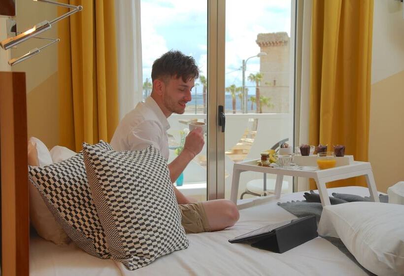 חדר משפחתי, Piccadilly Rooms Restaurant And Beach