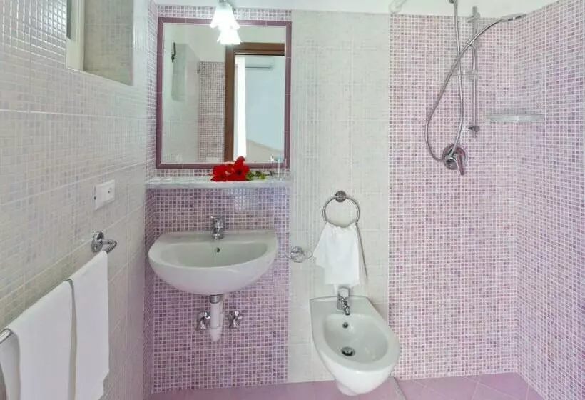 オーシャンビュースタンダードルーム, Villa D'orta