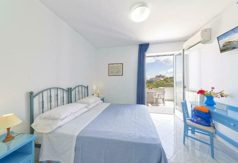 オーシャンビュースタンダードルーム, Villa D'orta